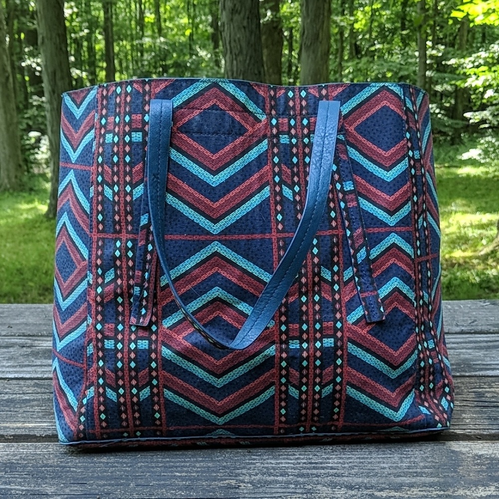 Reversible multicolored motif tote bag